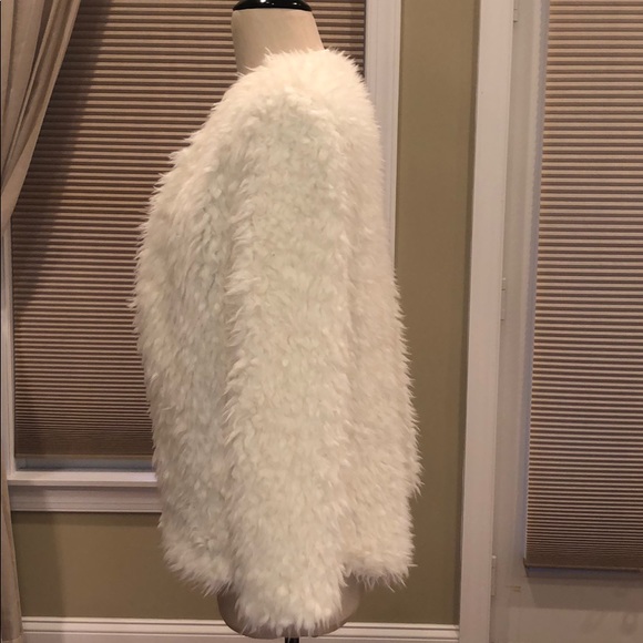 Partysu Designed In Korea Faux Fur Jacket - Picture 2 of 6